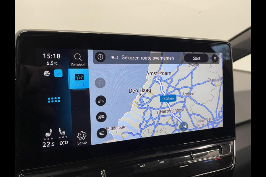 Volkswagen ID.3 First Plus 58 kWh Navigatie Apple Carplay/Android Auto Camera Parkeersensoren Adaptive Cruise Control Full LED Matrix Stoel- en stuurverwarming Lichtmetalen velgen Climate Control