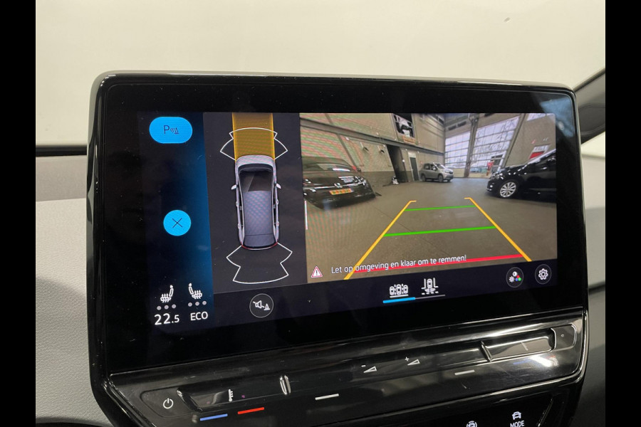 Volkswagen ID.3 First Plus 58 kWh Navigatie Apple Carplay/Android Auto Camera Parkeersensoren Adaptive Cruise Control Full LED Matrix Stoel- en stuurverwarming Lichtmetalen velgen Climate Control