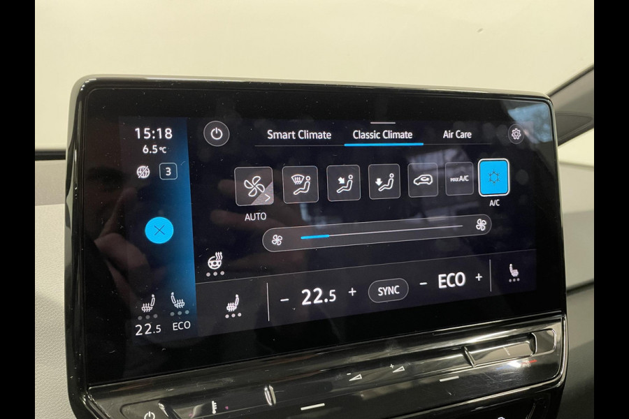Volkswagen ID.3 First Plus 58 kWh Navigatie Apple Carplay/Android Auto Camera Parkeersensoren Adaptive Cruise Control Full LED Matrix Stoel- en stuurverwarming Lichtmetalen velgen Climate Control