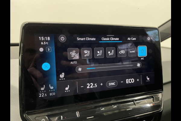 Volkswagen ID.3 First Plus 58 kWh Navigatie Apple Carplay/Android Auto Camera Parkeersensoren Adaptive Cruise Control Full LED Matrix Stoel- en stuurverwarming Lichtmetalen velgen Climate Control