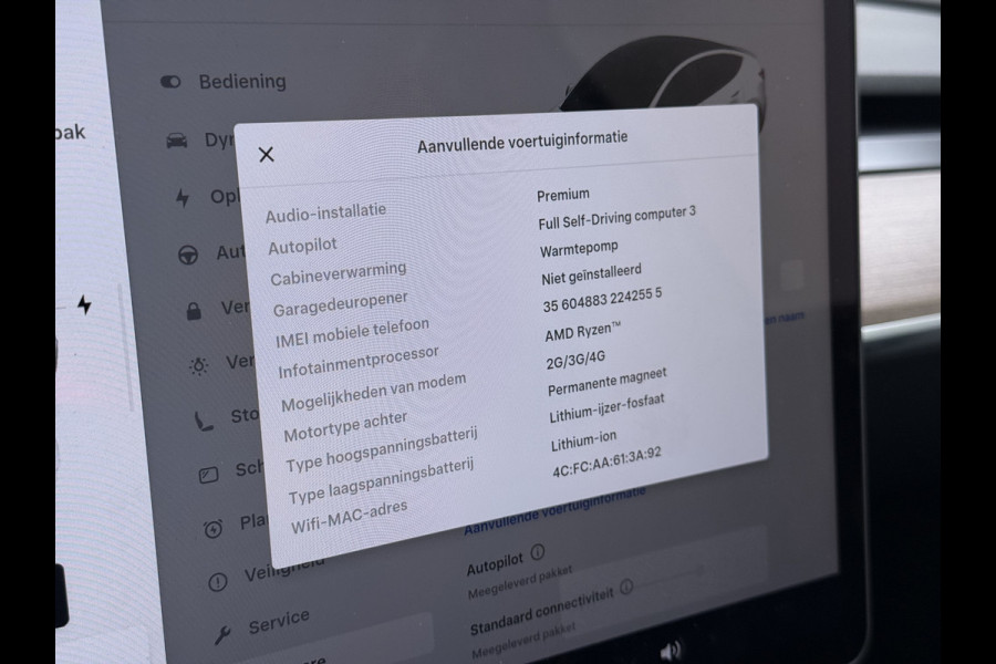 Tesla Model Y RWD SOH 95% Warmtepomp LFP-Accu Leder Lmv Camera's Panoramadak Adap.Cruise Navi Ecc Autopilot Stoel+Stuur+Achterbank Verwarming Elek.Achterklep Dodehoek detector Draadloze telefoonlader 1e Eigenaar Origineel Nederlandse Auto Fabrieksgarantie op Motor en Accu tot 08-03-2032/160.000km