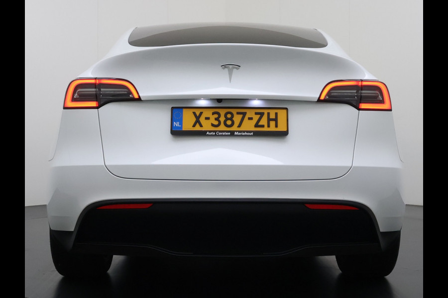 Tesla Model Y RWD SOH 95% Warmtepomp LFP-Accu Leder Lmv Camera's Panoramadak Adap.Cruise Navi Ecc Autopilot Stoel+Stuur+Achterbank Verwarming Elek.Achterklep Dodehoek detector Draadloze telefoonlader 1e Eigenaar Origineel Nederlandse Auto Fabrieksgarantie op Motor en Accu tot 08-03-2032/160.000km