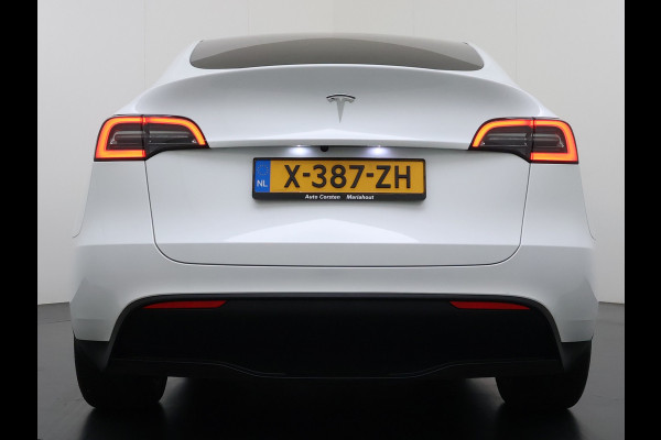 Tesla Model Y RWD SOH 95% Warmtepomp LFP-Accu Leder Lmv Camera's Panoramadak Adap.Cruise Navi Ecc Autopilot Stoel+Stuur+Achterbank Verwarming Elek.Achterklep Dodehoek detector Draadloze telefoonlader 1e Eigenaar Origineel Nederlandse Auto Fabrieksgarantie op Motor en Accu tot 08-03-2032/160.000km
