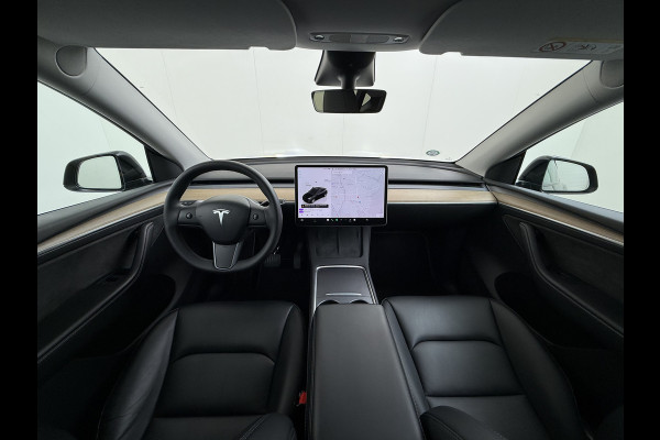 Tesla Model Y RWD SOH 95% Warmtepomp LFP-Accu Leder Lmv Camera's Panoramadak Adap.Cruise Navi Ecc Autopilot Stoel+Stuur+Achterbank Verwarming Elek.Achterklep Dodehoek detector Draadloze telefoonlader Origineel Nederlandse Auto Fabrieksgarantie op Motor en Accu tot 7-12-2030/160.000km