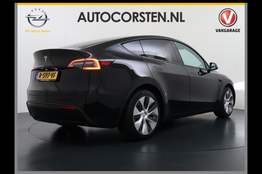 Tesla Model Y RWD SOH 95% Warmtepomp LFP-Accu Leder Lmv Camera's Panoramadak Adap.Cruise Navi Ecc Autopilot Stoel+Stuur+Achterbank Verwarming Elek.Achterklep Dodehoek detector Draadloze telefoonlader Origineel Nederlandse Auto Fabrieksgarantie op Motor en Accu tot 7-12-2030/160.000km