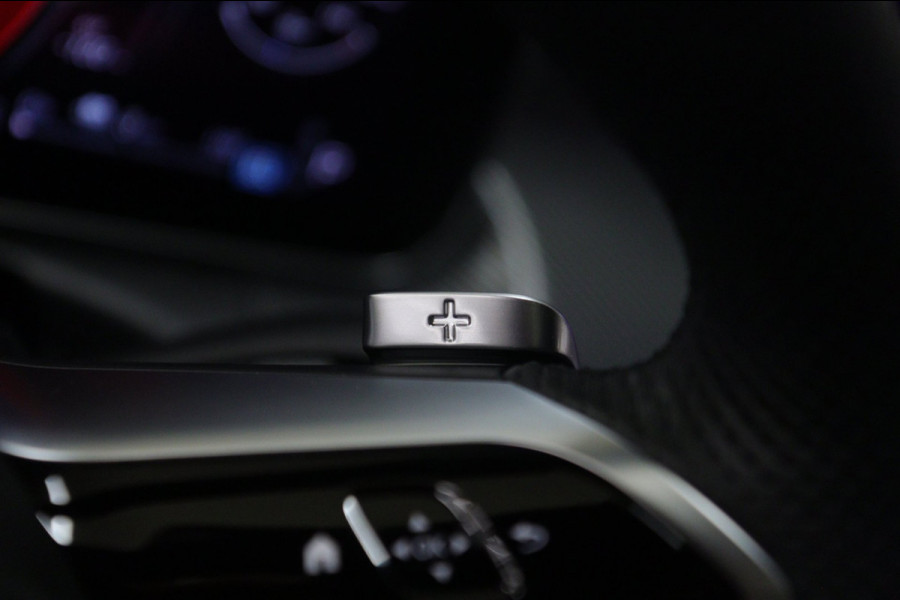 Mercedes-Benz C-Klasse 300 E AMG Line / PANO/HUD/CARPLAY/SFEERVERLICHTING/BOMVOL