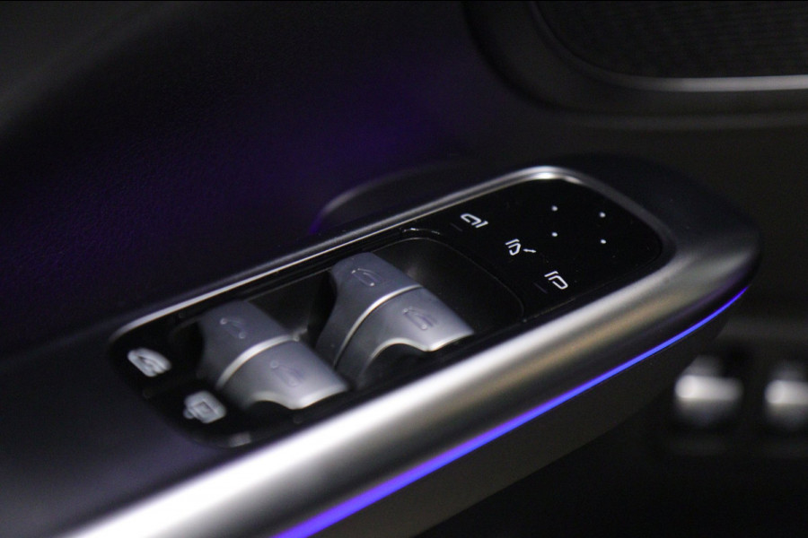 Mercedes-Benz C-Klasse 300 E AMG Line / PANO/HUD/CARPLAY/SFEERVERLICHTING/BOMVOL