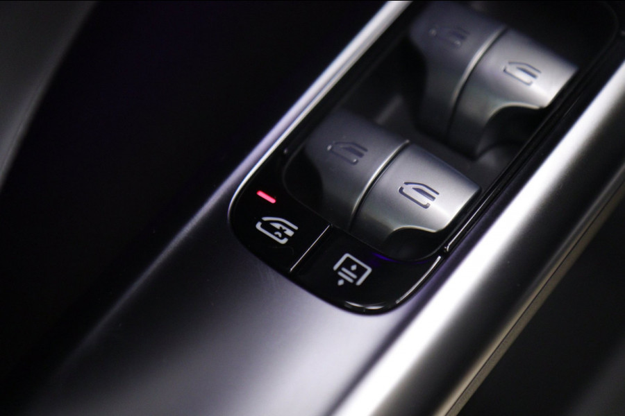 Mercedes-Benz C-Klasse 300 E AMG Line / PANO/HUD/CARPLAY/SFEERVERLICHTING/BOMVOL