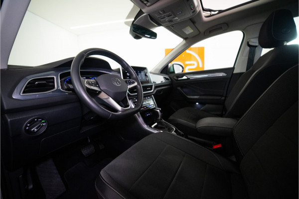 Volkswagen T-Roc 1.5 TSI Style 150PK Facelift | Pano | LED | Stoel&Stuur verw. | Carplay | Camera | 12 MND Garantie