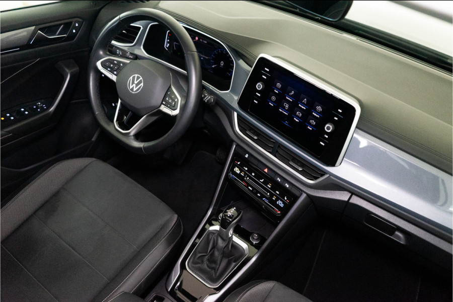 Volkswagen T-Roc 1.5 TSI Style 150PK Facelift | Pano | LED | Stoel&Stuur verw. | Carplay | Camera | 12 MND Garantie