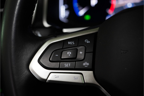 Volkswagen T-Roc 1.5 TSI Style 150PK Facelift | Pano | LED | Stoel&Stuur verw. | Carplay | Camera | 12 MND Garantie