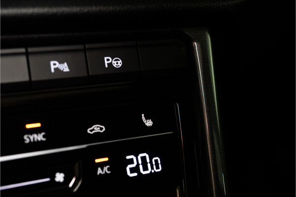 Volkswagen T-Roc 1.5 TSI Style 150PK Facelift | Pano | LED | Stoel&Stuur verw. | Carplay | Camera | 12 MND Garantie