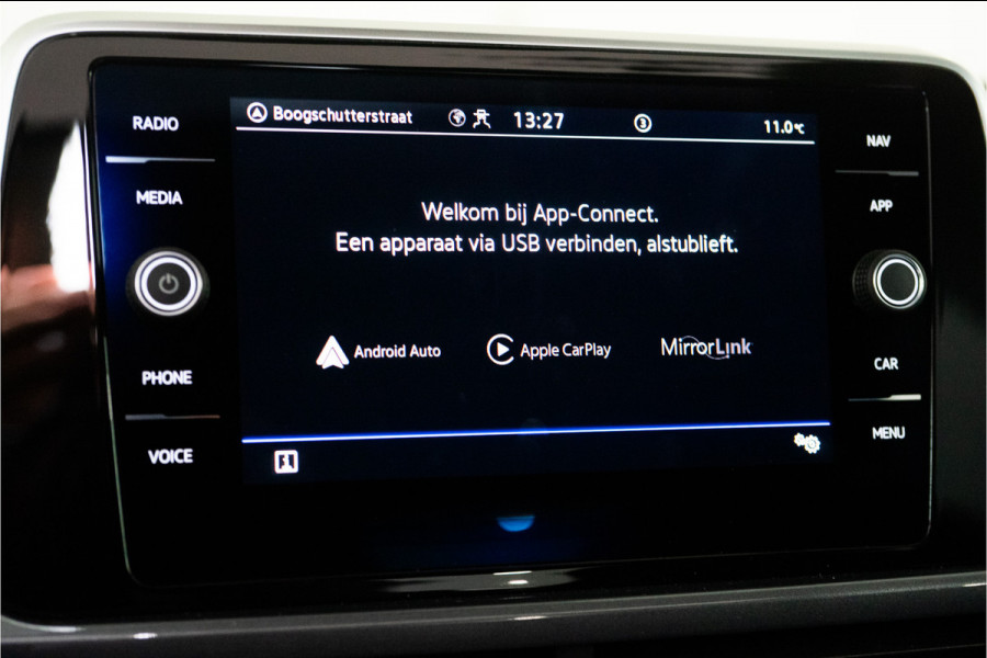 Volkswagen T-Roc 1.5 TSI Style 150PK Facelift | Pano | LED | Stoel&Stuur verw. | Carplay | Camera | 12 MND Garantie