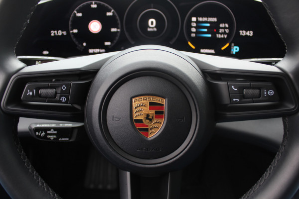 Porsche Taycan Sport Turismo 79 kWh / Panoramadak / Camera / Bose / 20'' / Luchtvering / Leder / Warmtepomp / Dodehoek / Stoelverwarming / DAB / Cruise Control