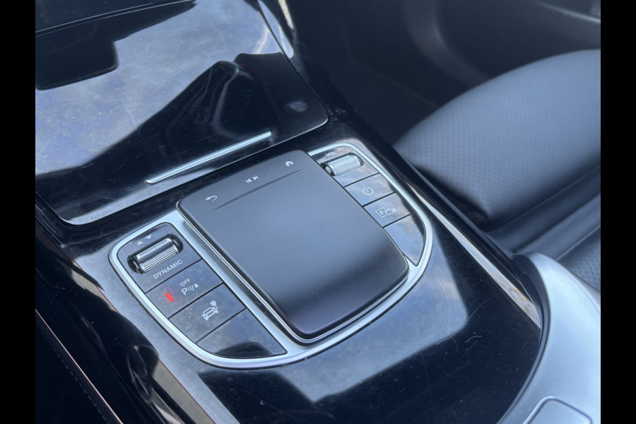 Mercedes-Benz EQC 400 4MATIC Premium 80 kWh | Schuifdak | Burmeister | Sfeerverlichting | AMG Styling