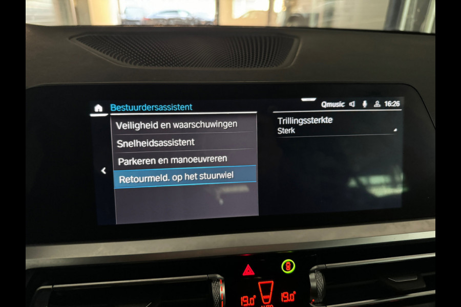 BMW 3 Serie Touring 330e M Sport Keyless|HuD|Memory|Trekhaak