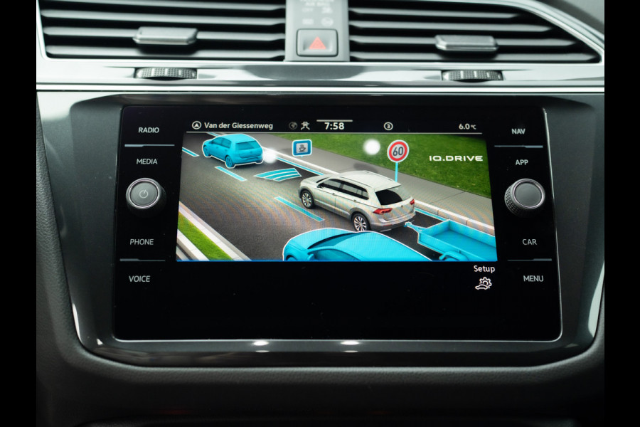 Volkswagen Tiguan 1.5 TSI R-Line Business+ | Trekhaak wegkl. | Head Up | Side Assist | IQ Light | Elk. A-klep | Prijs Rijklaar!!