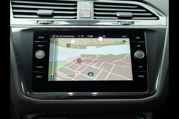 Volkswagen Tiguan 1.5 TSI R-Line Business+ | Trekhaak wegkl. | Head Up | Side Assist | IQ Light | Elk. A-klep | Prijs Rijklaar!!