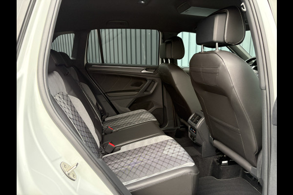 Volkswagen Tiguan 1.5 TSI R-Line Business+ | Trekhaak wegkl. | Head Up | Side Assist | IQ Light | Elk. A-klep | Prijs Rijklaar!!