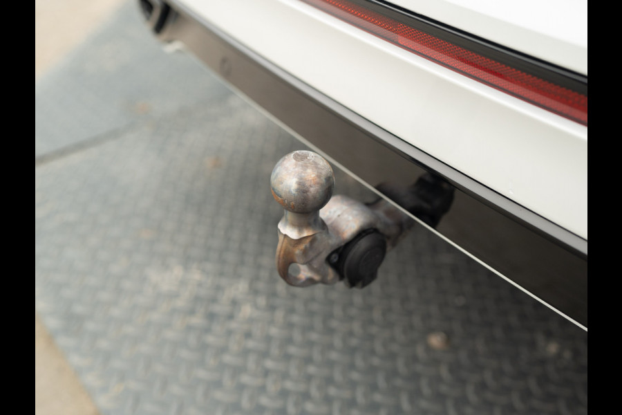 Volkswagen Tiguan 1.5 TSI R-Line Business+ | Trekhaak wegkl. | Head Up | Side Assist | IQ Light | Elk. A-klep | Prijs Rijklaar!!