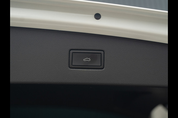 Volkswagen Tiguan 1.5 TSI R-Line Business+ | Trekhaak wegkl. | Head Up | Side Assist | IQ Light | Elk. A-klep | Prijs Rijklaar!!