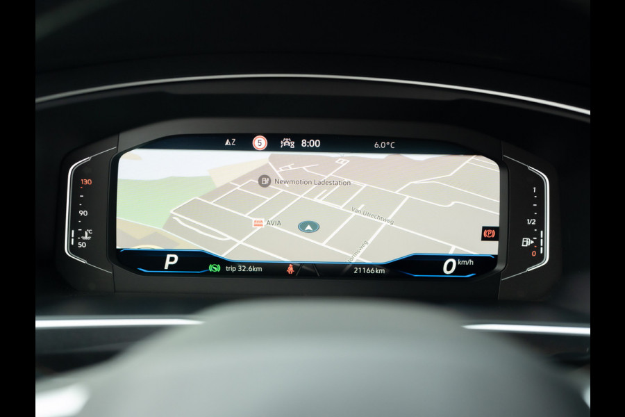 Volkswagen Tiguan 1.5 TSI R-Line Business+ | Trekhaak wegkl. | Head Up | Side Assist | IQ Light | Elk. A-klep | Prijs Rijklaar!!