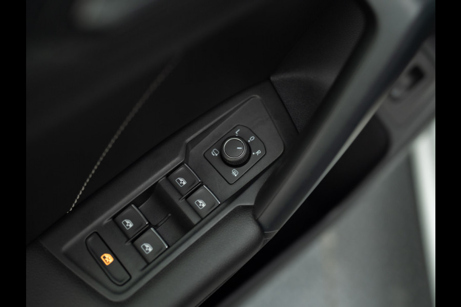 Volkswagen Tiguan 1.5 TSI R-Line Business+ | Trekhaak wegkl. | Head Up | Side Assist | IQ Light | Elk. A-klep | Prijs Rijklaar!!