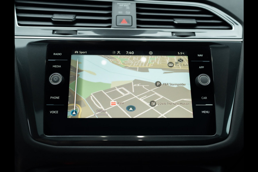 Volkswagen Tiguan 1.4 TSI eHybrid R-Line Business+ | Panodak | 360 Camera | Trekhaak wegkl. | Head Up | Prijs Rijklaar!!