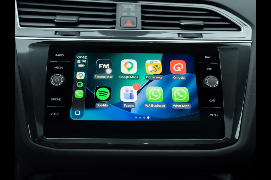 Volkswagen Tiguan 1.4 TSI eHybrid R-Line Business+ | Panodak | 360 Camera | Trekhaak wegkl. | Head Up | Prijs Rijklaar!!