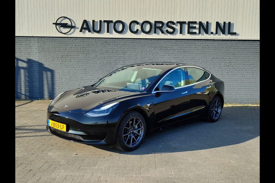 Tesla Model 3 SR+ 325PK AutoPilot Leer Pano-Dak Adaptive Cruise Camera's Elektr.-Stuur+Stoelen+Spiegels+Geheugen+Easy-Entry+Verwarmde stoelen  Ecc Navi Led DAB Voorverwarmen interieur via App Keyless One-Pedal-Drive SOH 82% 1e Eigenaar Origineel Nederlandse Auto 1.584kg licht!