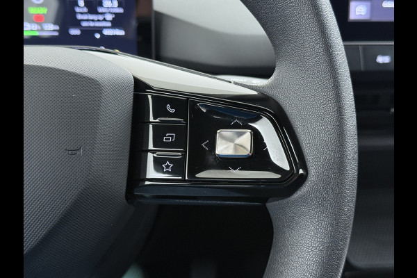 MG Mg4 electric 51kWh LFP Accu SOH 92% Adap.Cruise Apple Carplay Android Auto Pdc Ecc Rijstrooksensor Led Bluetooth DAB Isofix File assistent Verkeersbord detectie €30.000 nieuw!