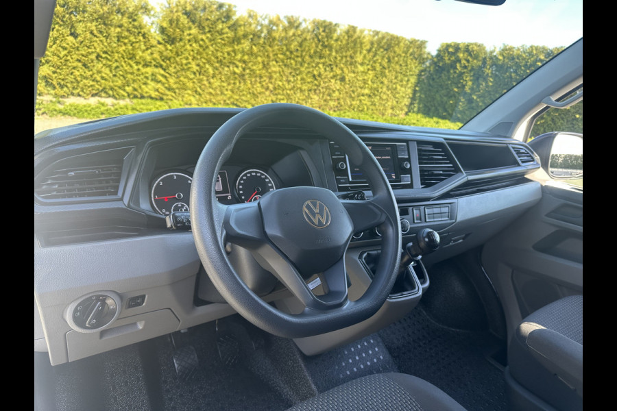 Volkswagen Transporter 2.0 TDI / L1H1 / 1e EIG. / CAMERA / CRUISE / AIRCO / ACHTERKLEP / APPLE CARPLAY / ANDROID AUTO