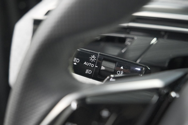 Peugeot 3008 1.2 Hybrid 136 GT | Panoramdak | 360 Camera | Stoelverwarming | Elektrische Kofferklep | Allseason Banden