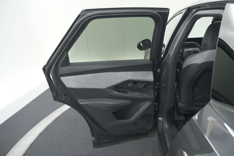 Peugeot 3008 1.2 Hybrid 136 GT | Panoramdak | 360 Camera | Stoelverwarming | Elektrische Kofferklep | Allseason Banden