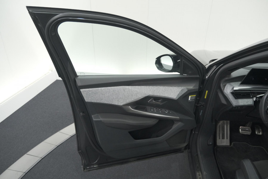 Peugeot 3008 1.2 Hybrid 136 GT | Panoramdak | 360 Camera | Stoelverwarming | Elektrische Kofferklep | Allseason Banden