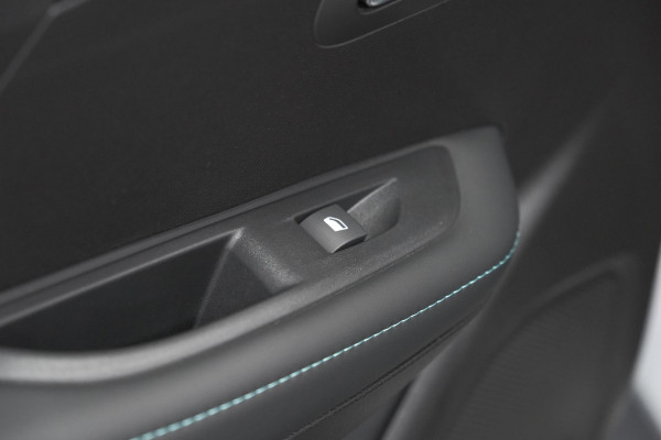 Peugeot 208 PureTech 100 Allure Pack | Camera | Apple Carplay | Parkeersensoren | Navigatie