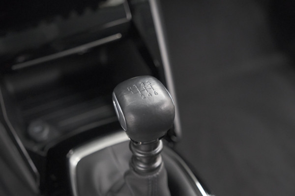 Peugeot 208 PureTech 100 Allure Pack | Camera | Apple Carplay | Parkeersensoren | Navigatie