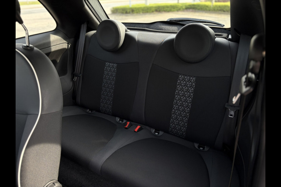 Fiat 500 1.0 Hybrid Rockstar | Carplay/Android, Climate, PDC, Cruise, Licht- en Regensensor |