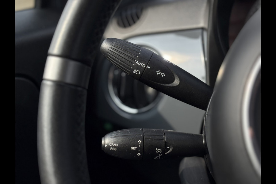 Fiat 500 1.0 Hybrid Rockstar | Carplay/Android, Climate, PDC, Cruise, Licht- en Regensensor |