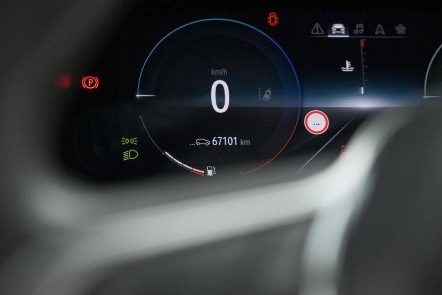 Renault Captur 1.6 E-Tech Plug-in Hybrid 160 Intens | Camera | 9.3 Inch Groot Scherm | Apple Carplay | Parkeersensoren