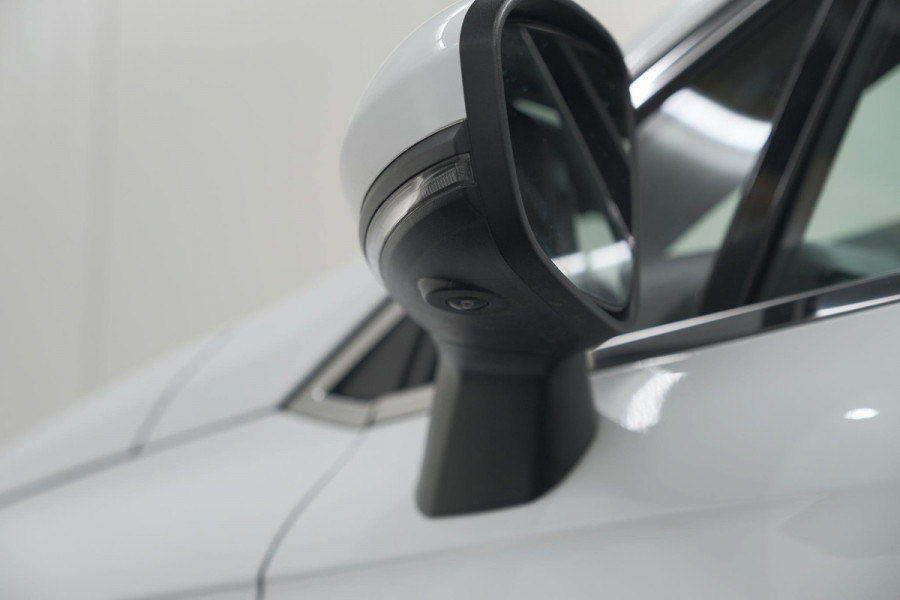 Renault Clio TCe 130 EDC Intens | 360 Camera | Apple Carplay | Parkeersensoren | Climate Control