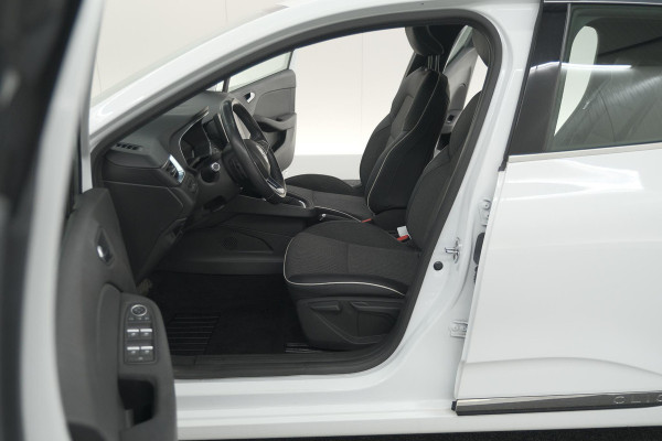 Renault Clio TCe 130 EDC Intens | 360 Camera | Apple Carplay | Parkeersensoren | Climate Control