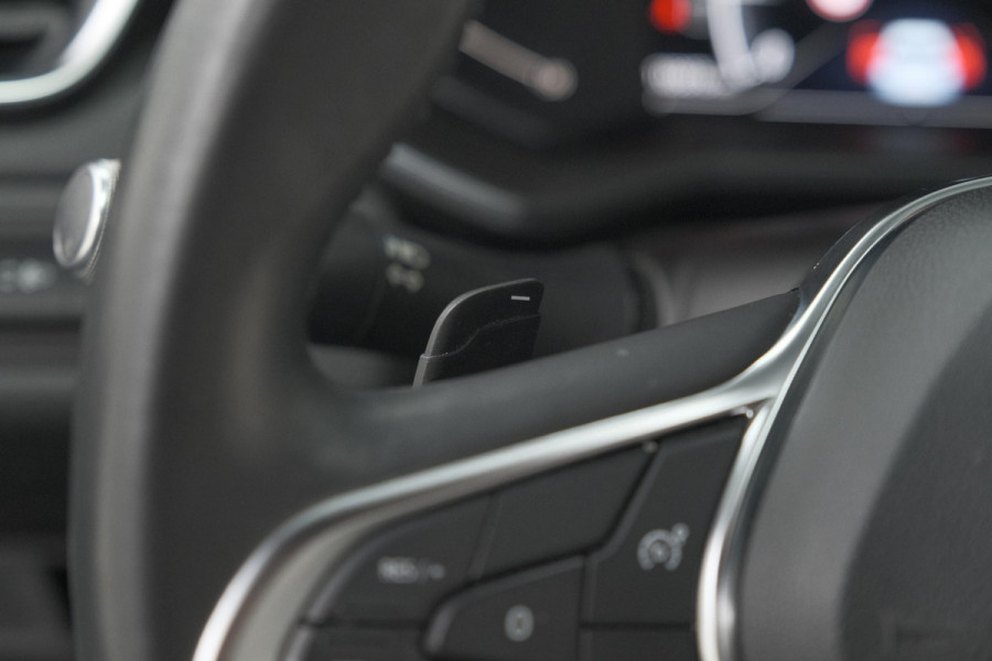 Renault Clio TCe 130 EDC Intens | 360 Camera | Apple Carplay | Parkeersensoren | Climate Control