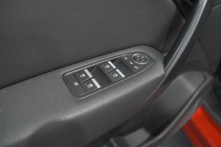 Renault Captur TCe 130 Intens | Camera | 9.3 Inch Grootscherm | Navigatie | Apple Carplay | Parkeersensoren