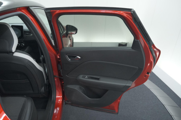 Renault Captur TCe 130 Intens | Camera | 9.3 Inch Grootscherm | Navigatie | Apple Carplay | Parkeersensoren