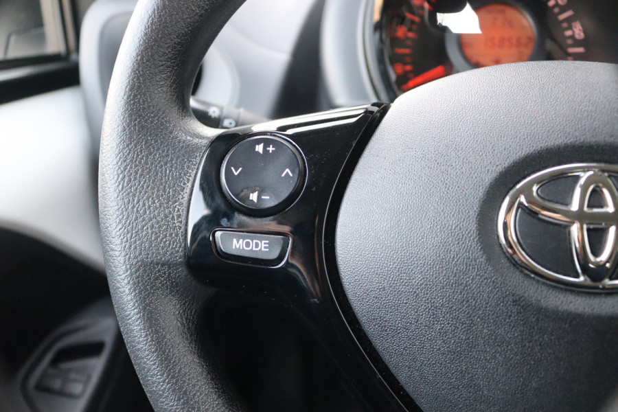 Toyota Aygo 1.0 VVT-i x-fun Airco/Elektrisch-pakket/Bluetooth