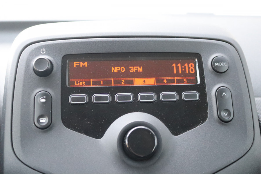 Toyota Aygo 1.0 VVT-i x-fun Airco/Elektrisch-pakket/Bluetooth