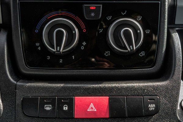 Fiat Ducato 2.3 MultiJet Bakwagen met laadklep | 141 PK | Euro 6 | Cruise | Camera | Airco | Navigatie