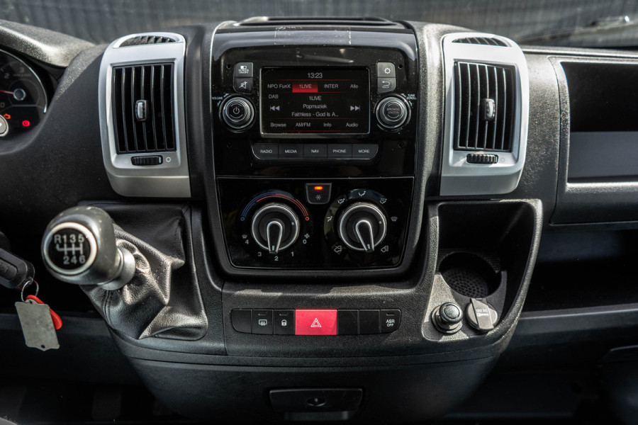 Fiat Ducato 2.3 MultiJet Bakwagen met laadklep | 141 PK | Euro 6 | Cruise | Camera | Airco | Navigatie