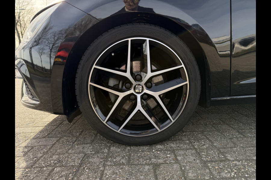 Seat Leon 1.4 EcoTSI FR Business Intense / PDC v+a  / Carplay / Cruise C. / Winter Pakket / Navi